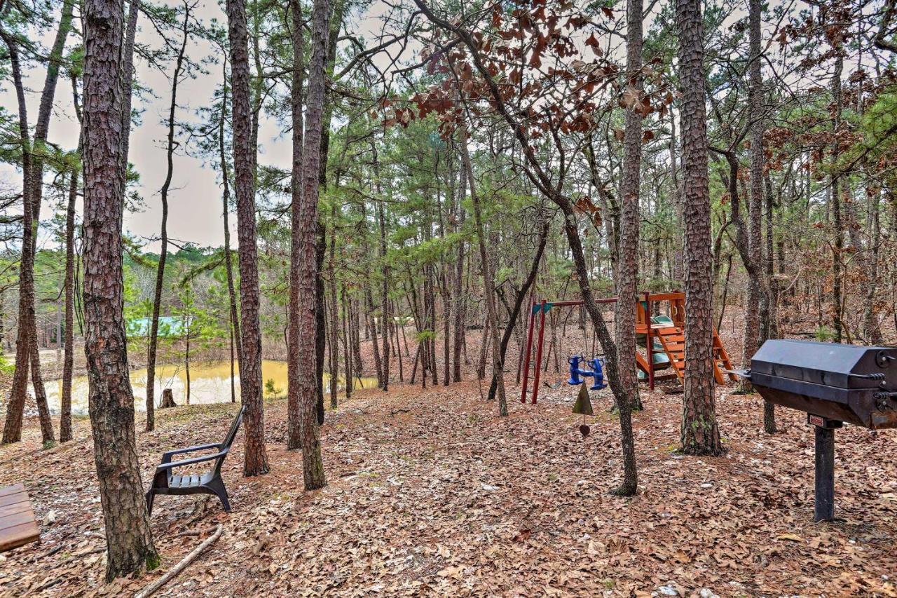Broken Bow Log Cabin With Fire Pit, Pond, And Deck! Extérieur photo