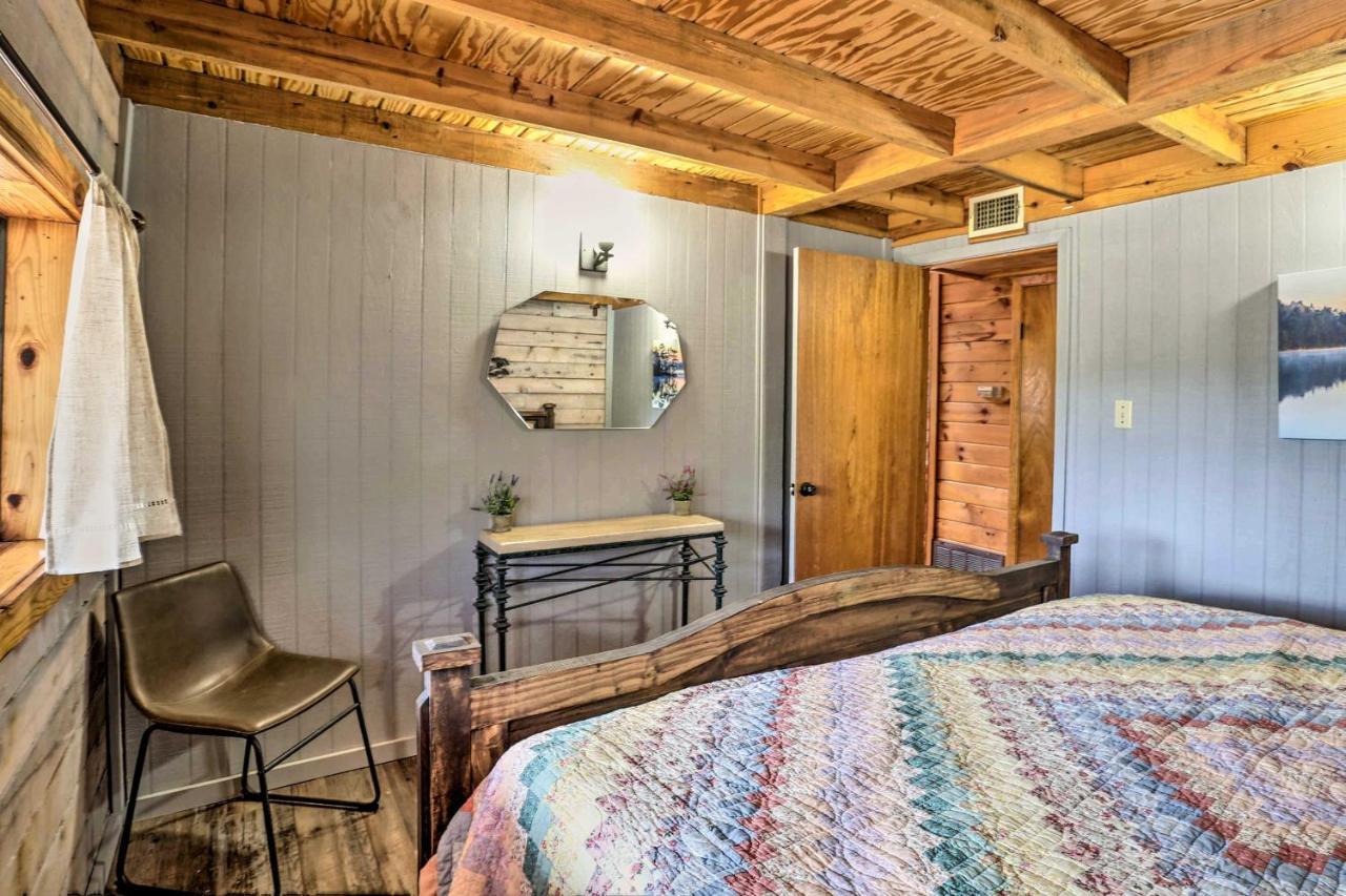 Broken Bow Log Cabin With Fire Pit, Pond, And Deck! Extérieur photo